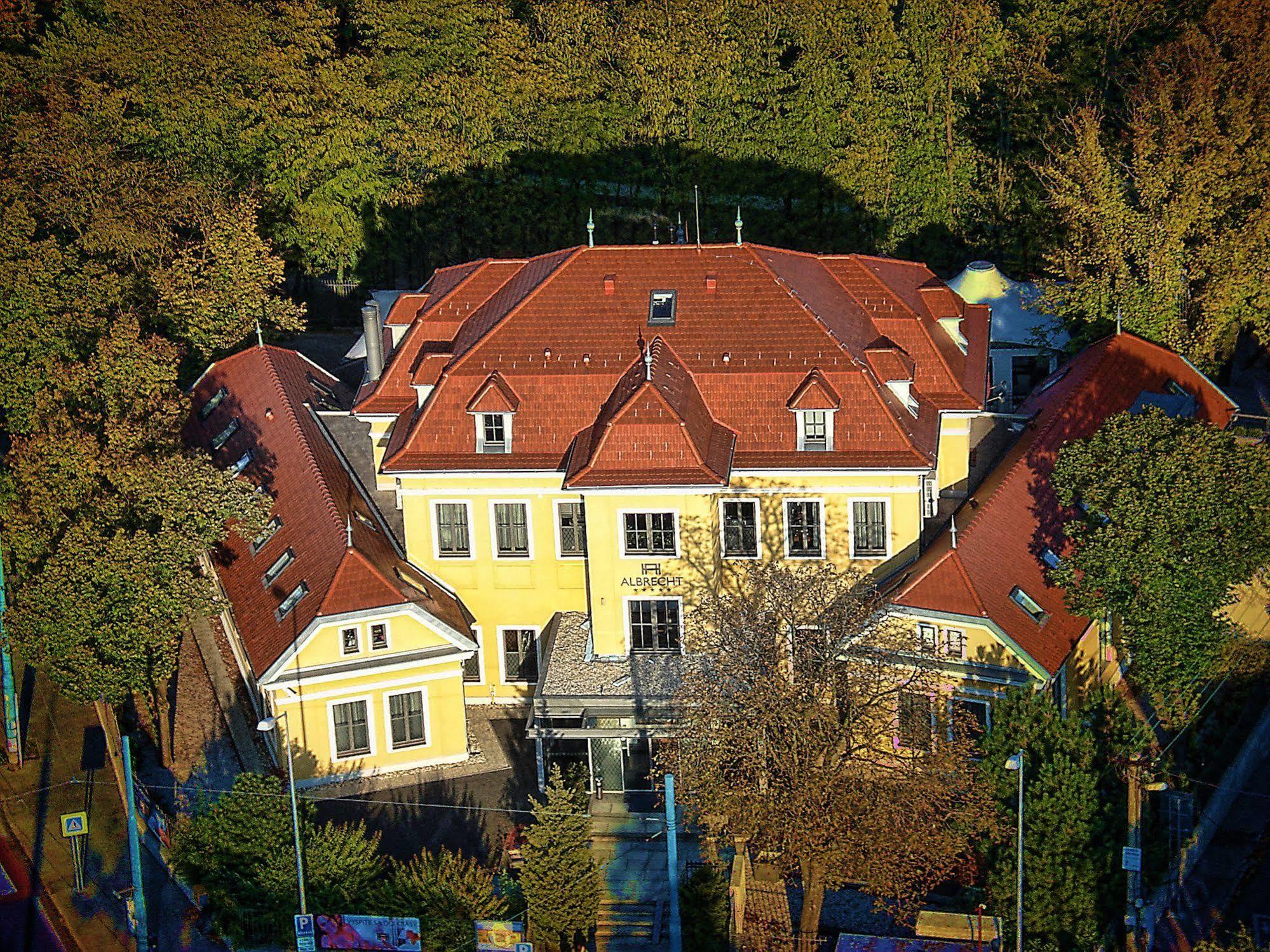 Hotel Albrecht Bratislava Dış mekan fotoğraf